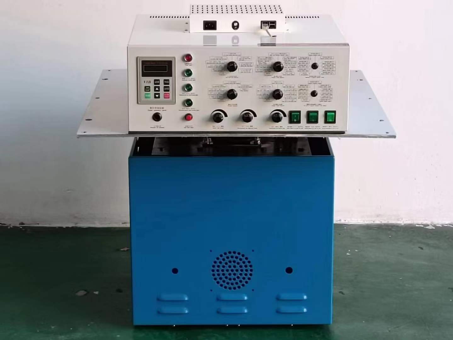 機械式振（zhèn）動台
