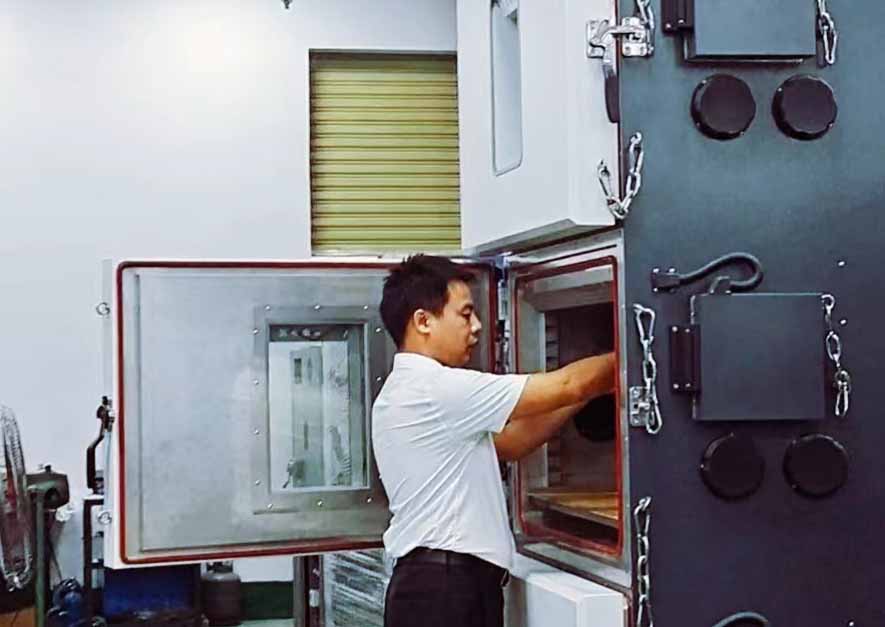 高低溫濕(shī)熱(rè)循(xún)環檢(jiǎn)測機 高低溫濕熱循環檢測機